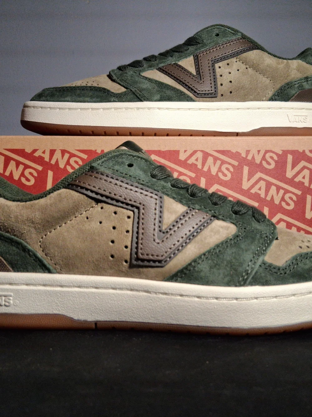 ​NEW Vans Lowland 2.0 Olive Green / Beige - Size 8 Women / 6.5 Men (24.5 cm)